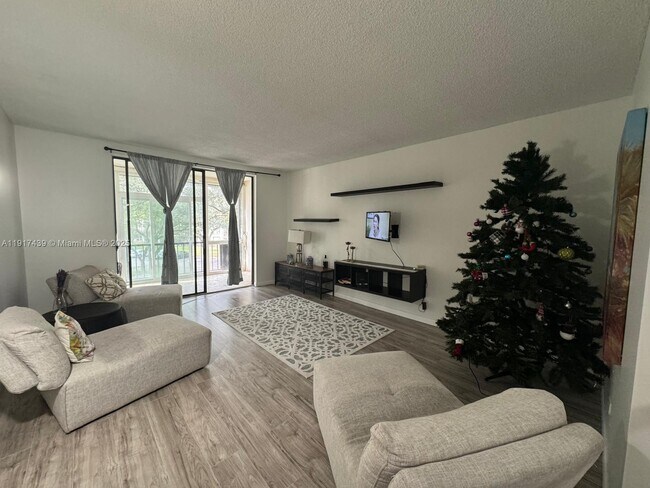 Foto del edificio - 3730 Inverrary Dr