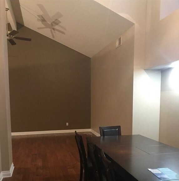 Building Photo - 9513 Sunflower St