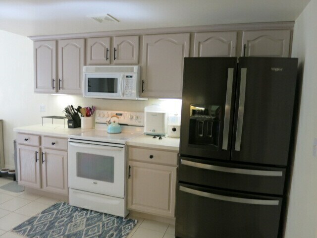 Building Photo - 1647 N Aliwood Way W