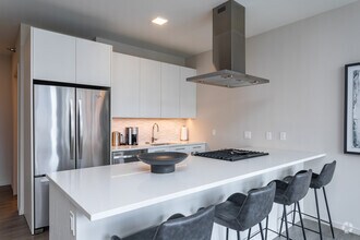 Building Photo - Residences at 8 East Huron