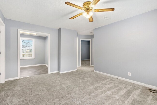 Building Photo - 3 Bed | 1 Bath | FULLY Remodeled | FULLY Fenced Yard | Springfield MO | PETS WELCOME!