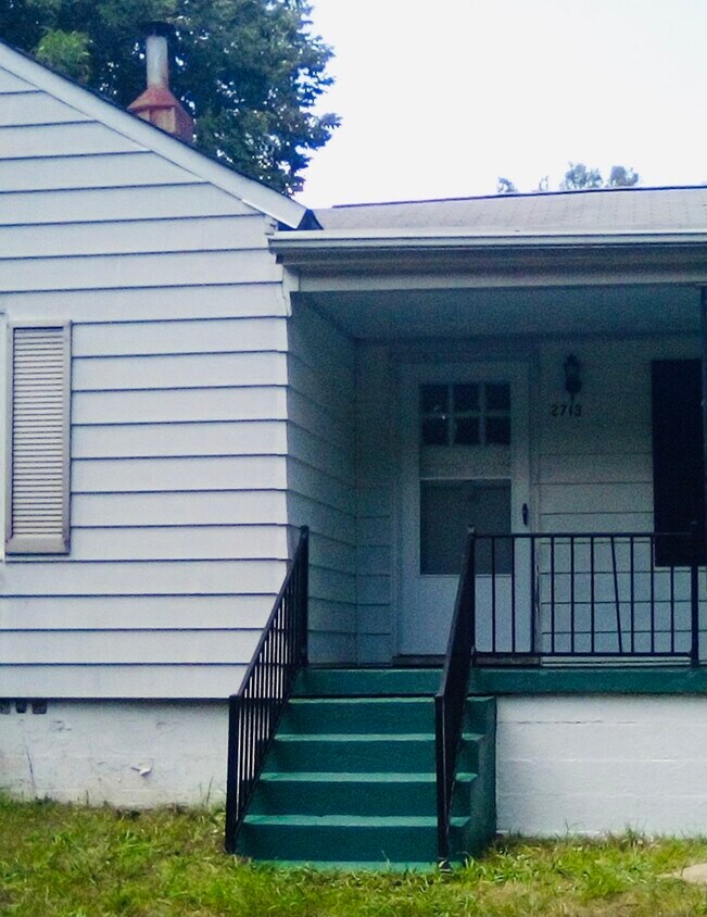 Primary Photo - 2713 Central Ave