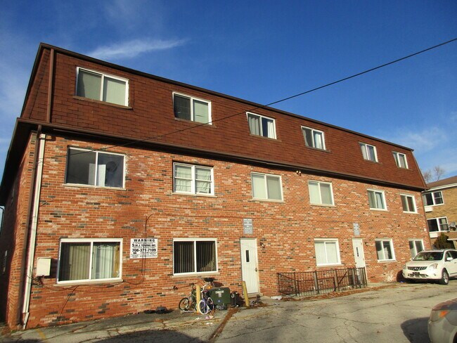 Building Photo - 9729 S Ridgeland Ave