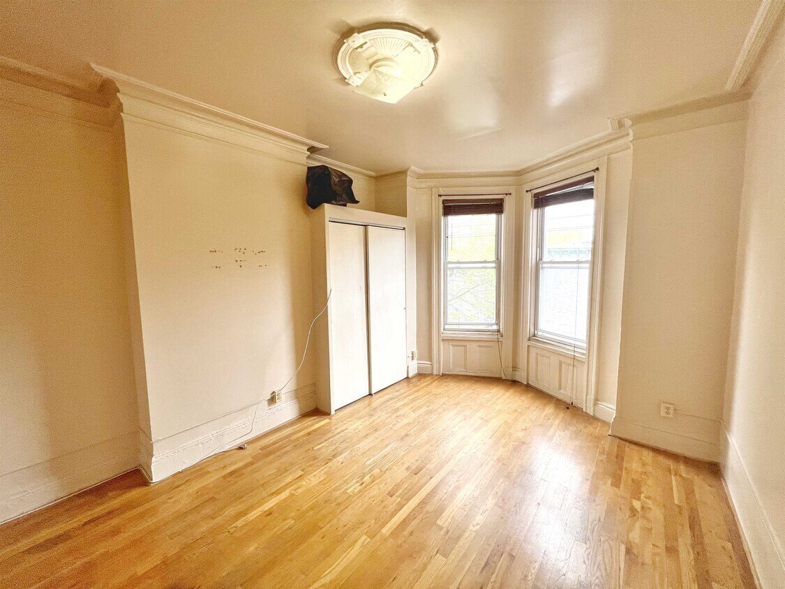 118 Erie St Unit 4, Jersey City, NJ 07302 Condo for Rent in Jersey City, NJ