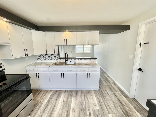 Kitchen - 1608 12th Ave S