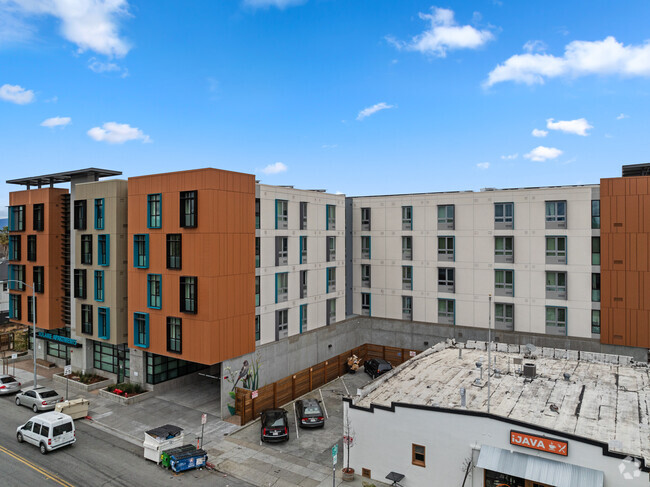 Building Photo - Solaire Apartments