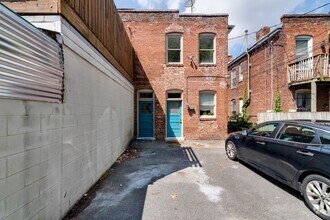 Building Photo - 2627 W Cary St