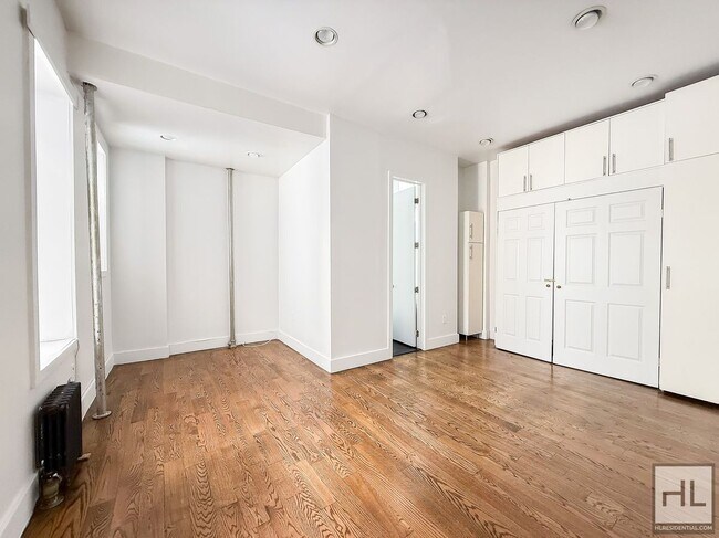 Foto del edificio - EASTERN PARKWAY / Crown Heights Studio 1-Bath