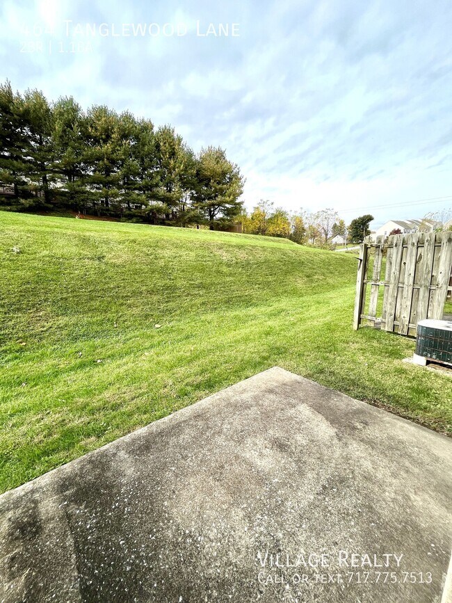Building Photo - 464 Tanglewood Ln