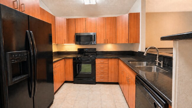 Foto del edificio - 1705 Circe Lake Ct
