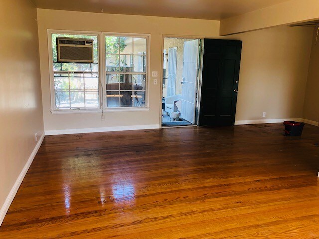 Foto principal - 410 S Sierra Madre Blvd