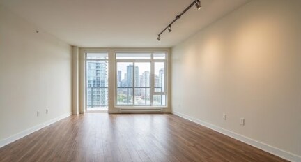 Foto del edificio - 250 E Arapaho Rd