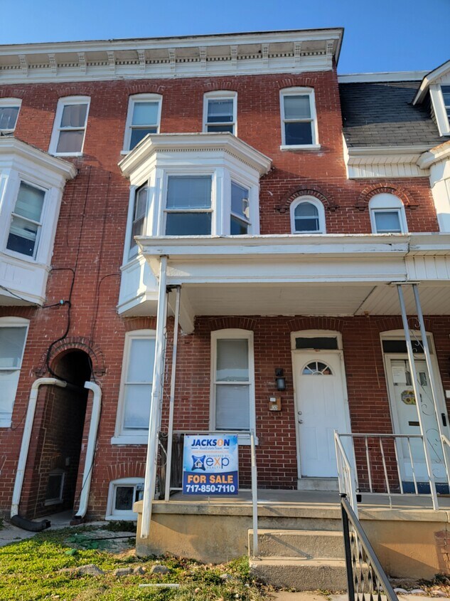 725 W Locust St, York, PA 17401 Townhome Rentals in York PA