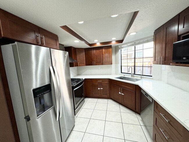 Building Photo - Perfect Shape Pleasanton Single Family Hom...