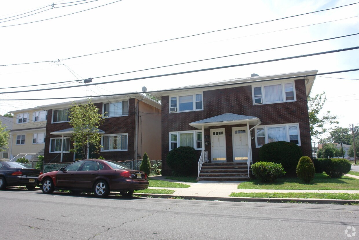 915919 Chandler Ave, Linden, NJ 07036 Apartments in Linden, NJ