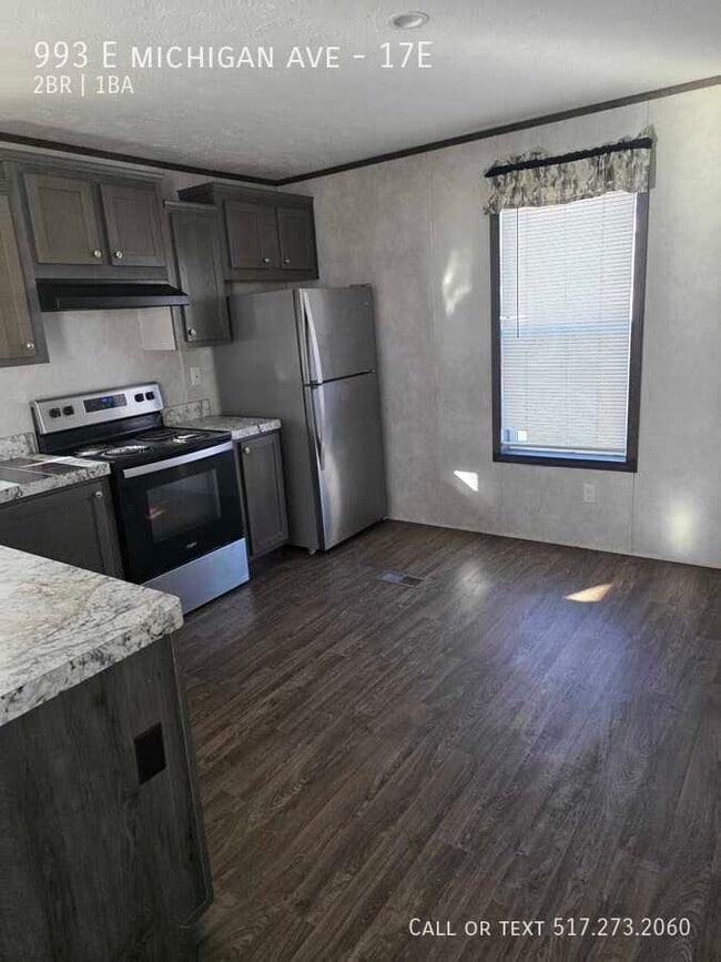Foto del edificio - 993 E Michigan Ave