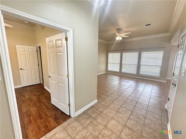 Building Photo - 2062 N Ranch Estates Blvd