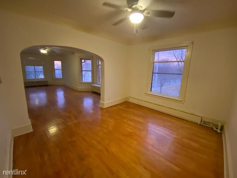 Primary Photo - 2 br, 1 bath 4plex - 2303 West McKinley Av...