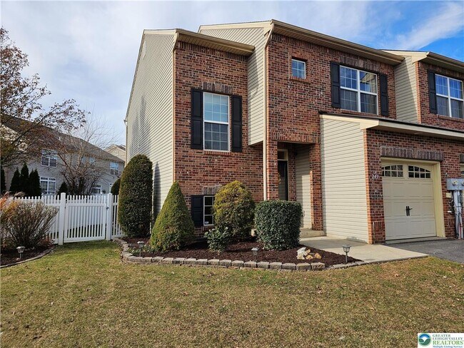 Foto del edificio - 247 Milkweed Dr