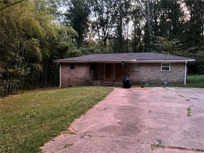 Foto del edificio - 841 Larkin Ln