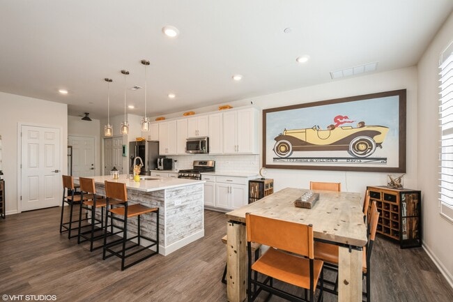 Building Photo - 2511 Geranium Way