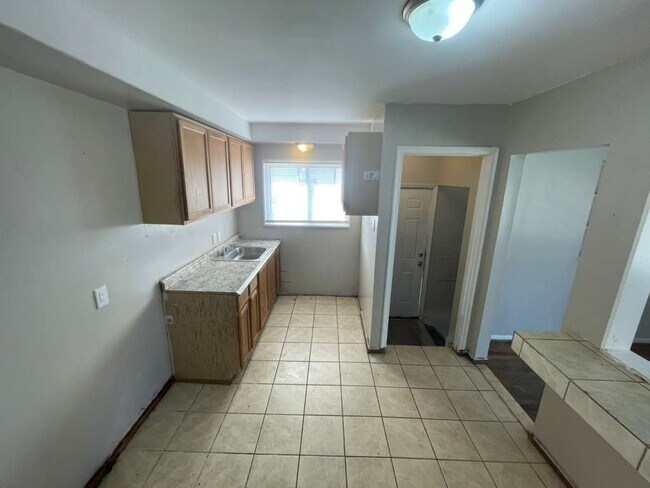 Foto del edificio - 16896 Salem