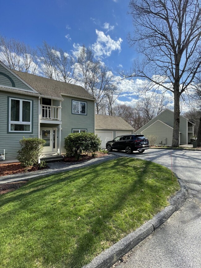 Building Photo - 244 Weatherstone Drive Worcester 3 Bed, 2....