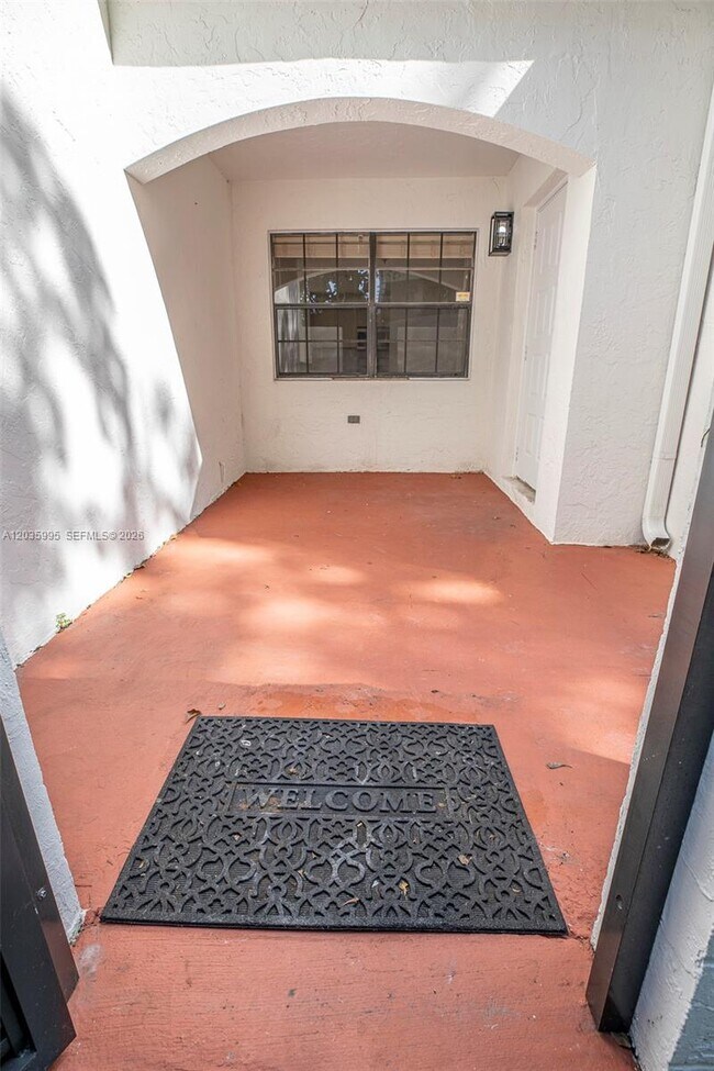 Foto del edificio - 21212 Harbor Way