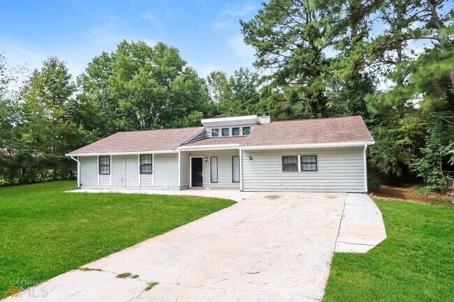Building Photo - 495 Split Rail Dr