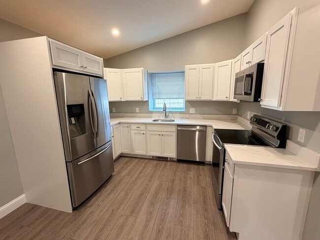 Foto del edificio - 86 Kendall Ave