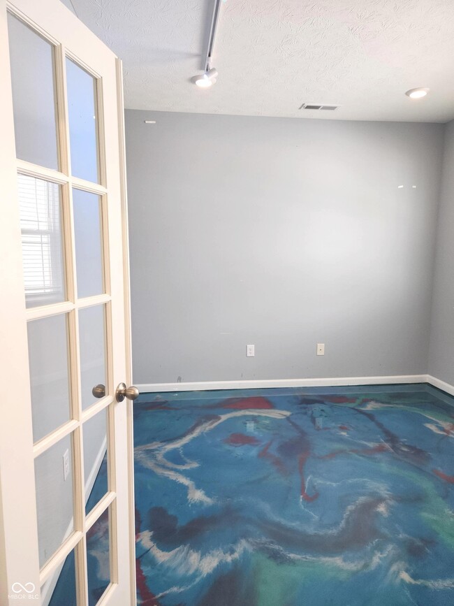 Foto del edificio - 5817 Flat Hill Dr