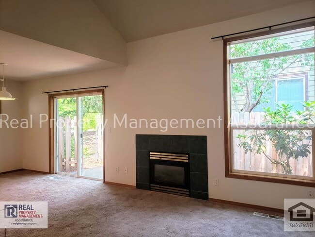 Building Photo - 470 SW 150th Ave