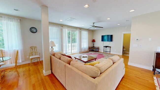 Foto del edificio - 1300 W Kitty Hawk Rd