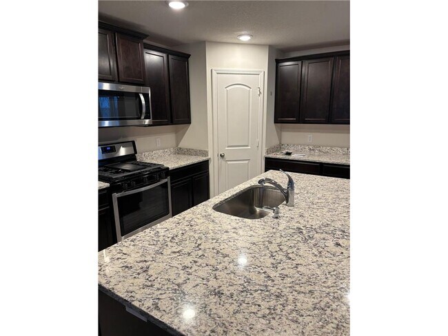 Foto del edificio - 1112 Natalie Ave