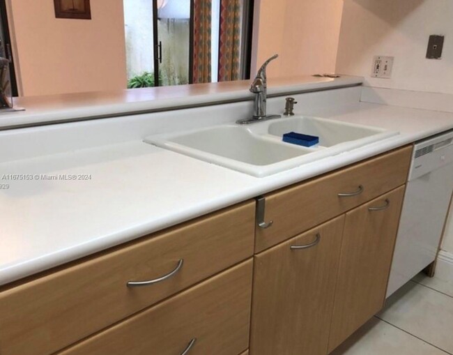 Foto del edificio - 3907 Pinewood Ln