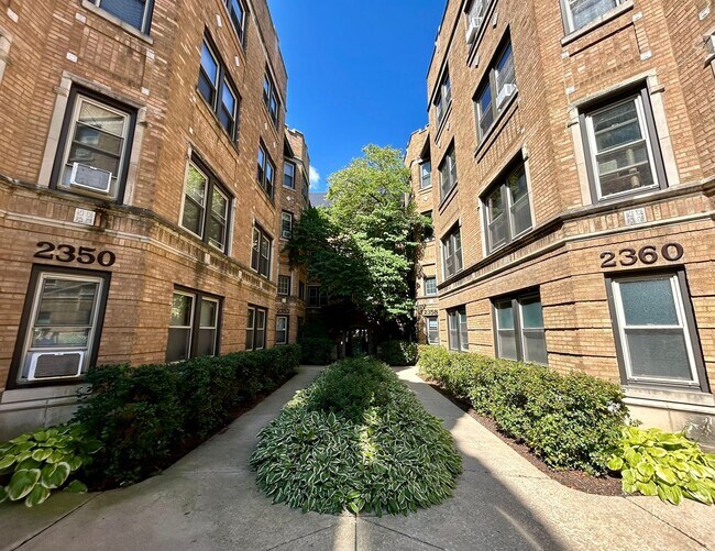 Foto del edificio - 2339 N. Geneva