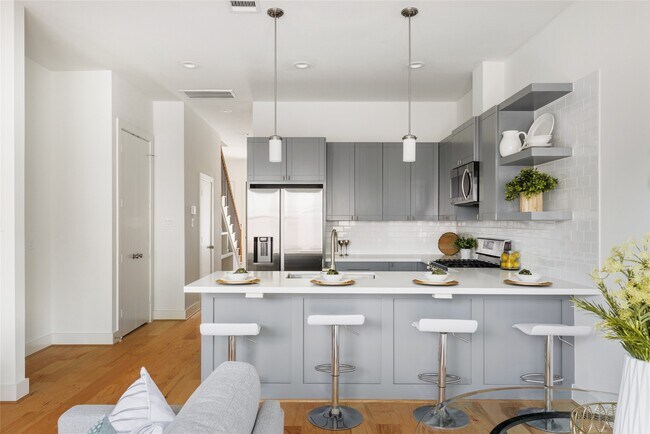 Foto del edificio - 8978 Zurcher Ln
