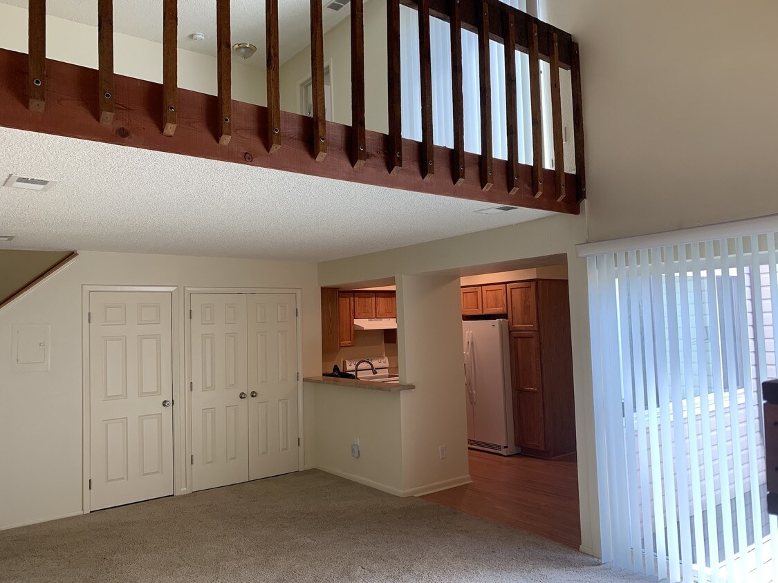 Foto principal - 13657 E Yale Ave