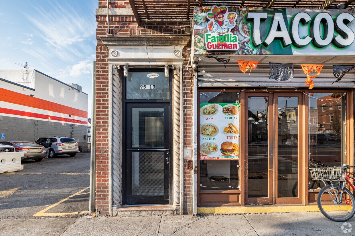 Entrada - 9513 Northern Blvd
