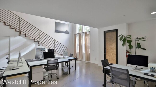 Foto del edificio - 221 N Sycamore St