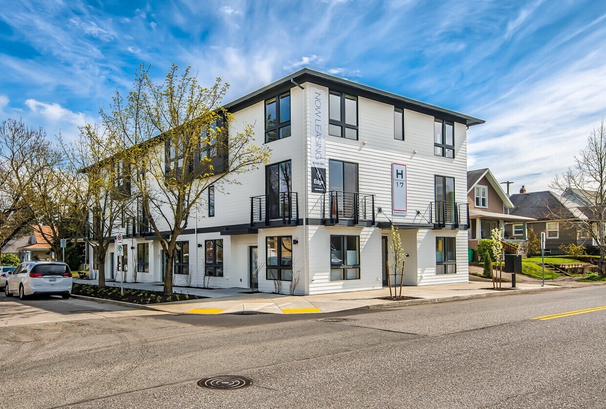 Foto principal - 8410 SE 17th Ave