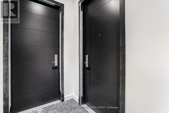 Photo du bâtiment - 488 University Ave