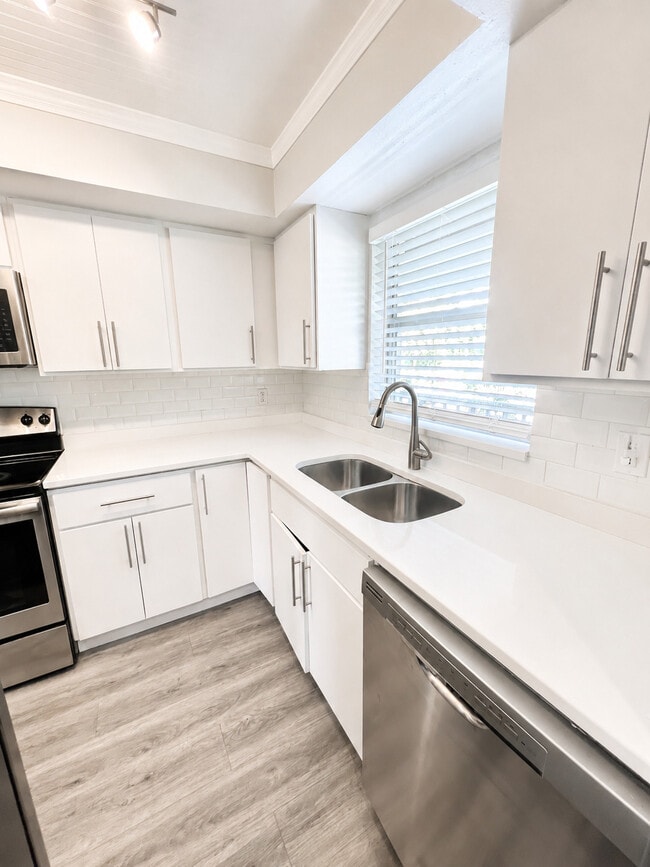 Kitchen - Artisan Cove Apartments