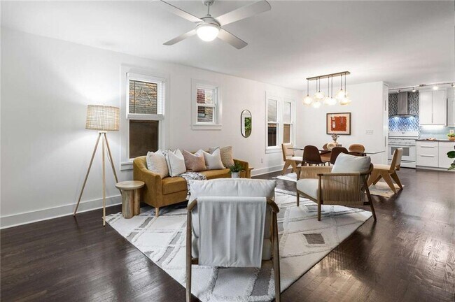 Foto del edificio - 830 Belgrade Ave NE