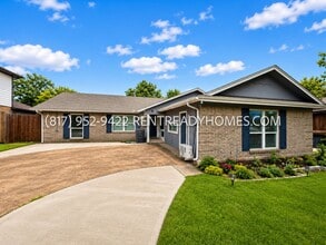 Building Photo - 12372 High Meadow Dr