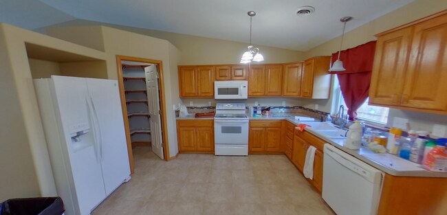 Foto del edificio - 3D Tour Available - Washer & Dryer Include...