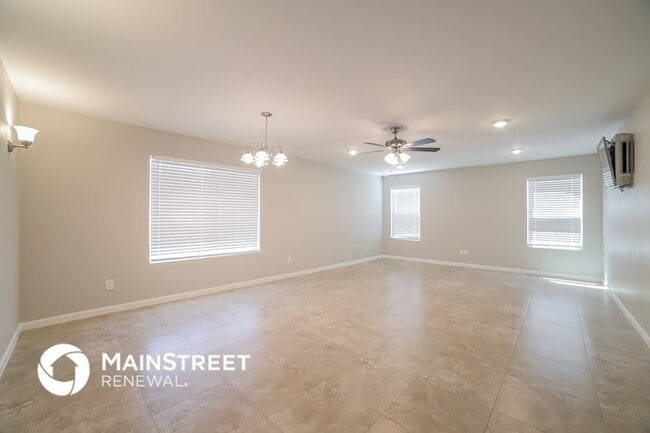 Foto del edificio - 7223 W Mercer Ln