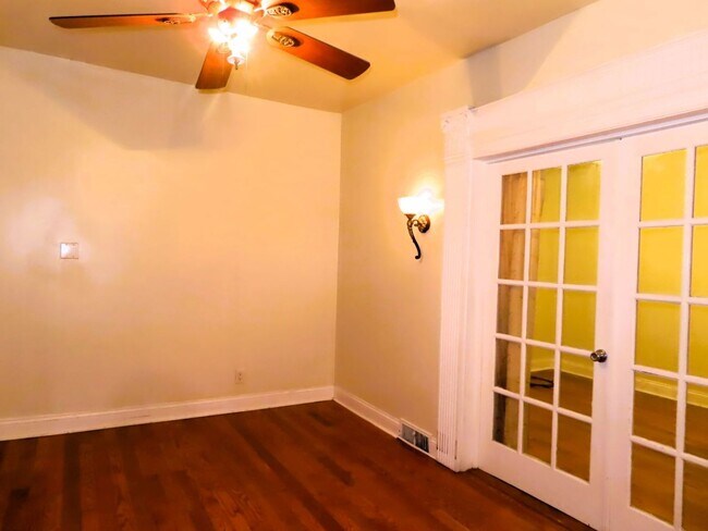 Foto del edificio - 8339 S Bennett Ave