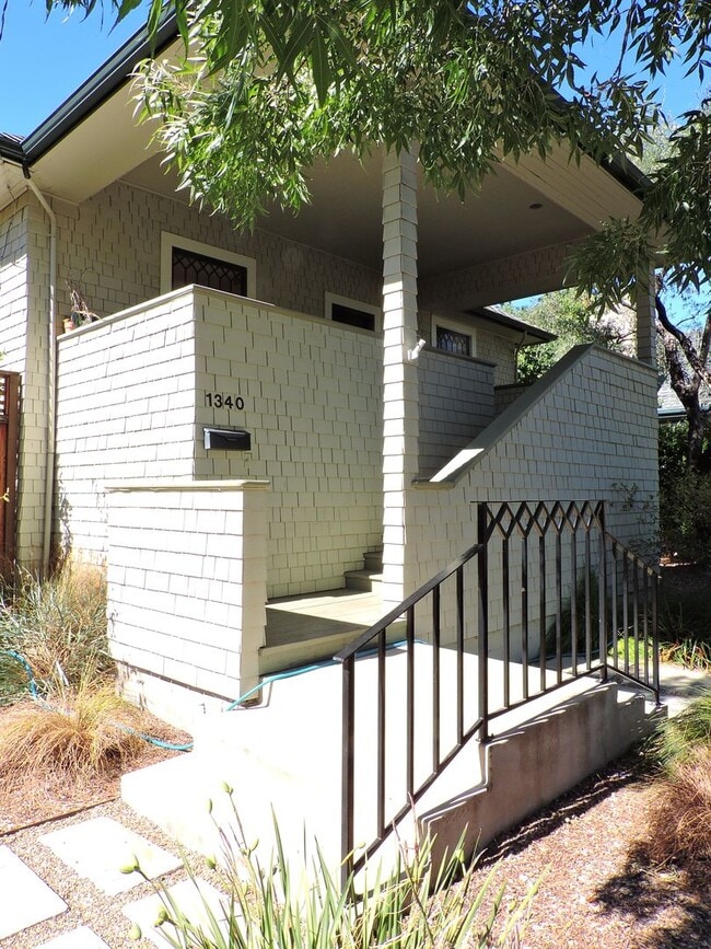 Building Photo - 3 Bedrooms, 2 Bathrooms Saint Helena Charm with Modern Conveniences