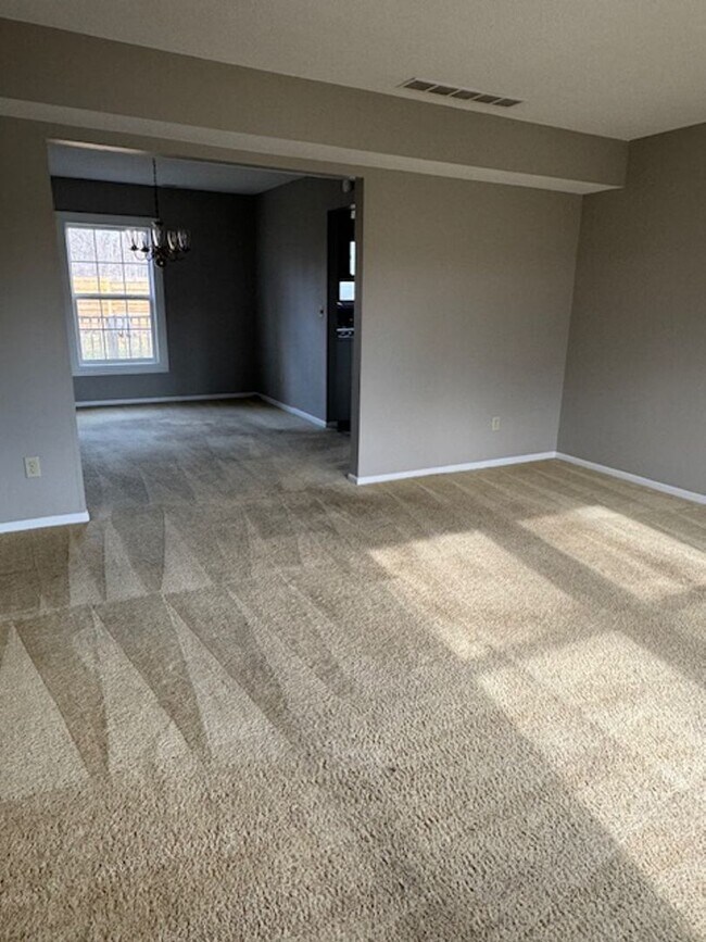 Building Photo - 3225 Pavilion Ct